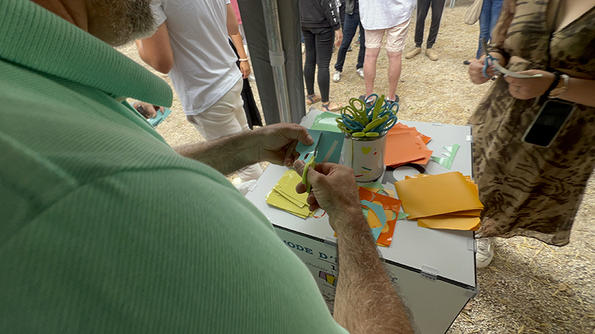 Les participants à l'animation la fresque anniversaire My Art Box